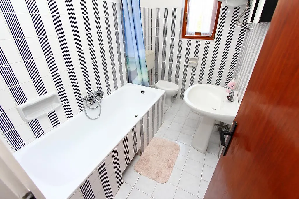Apartments Antolovic Ровинь 0*,